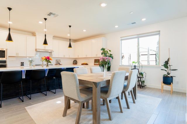 6081 Oberlander Dr, Roseville, CA 95747