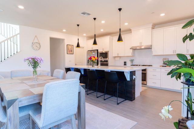 6081 Oberlander Dr, Roseville, CA 95747