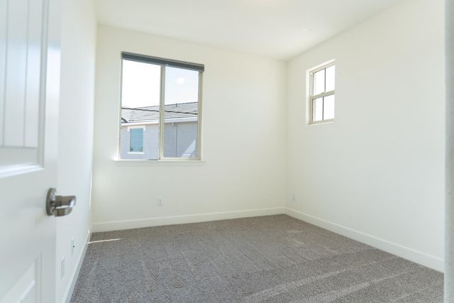 6081 Oberlander Dr, Roseville, CA 95747