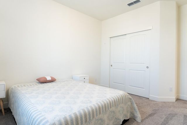 6081 Oberlander Dr, Roseville, CA 95747