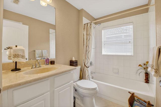 8286 Duomo Circle, Boynton Beach, FL 33472