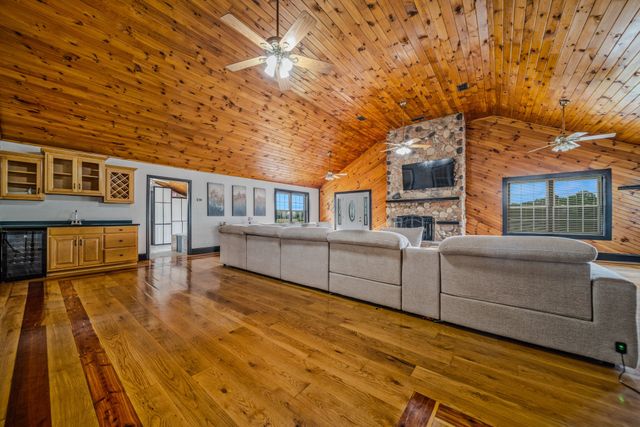 8040 Highway 99, Rockvale, TN 37153