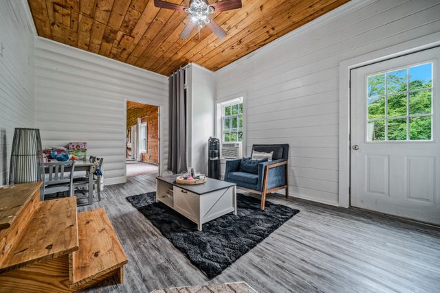 8040 Highway 99, Rockvale, TN 37153