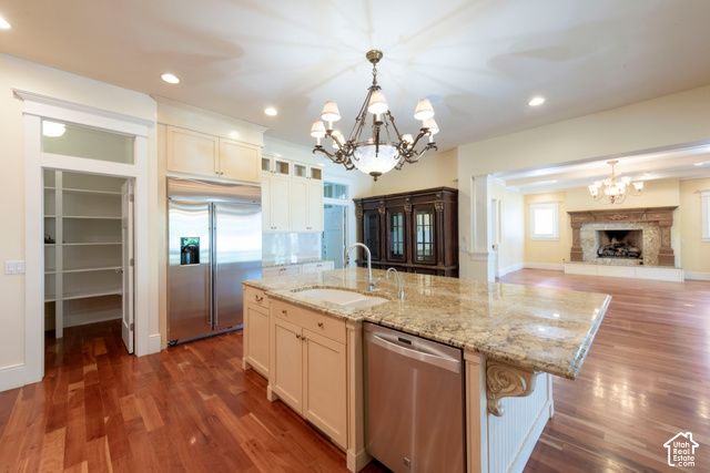 2807 E SAINT MARYS WAY, Salt Lake City, UT 84108