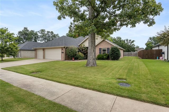1898 S Harding Place, Fayetteville, AR 72701