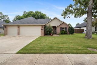 1898 S Harding Place, Fayetteville, AR 72701