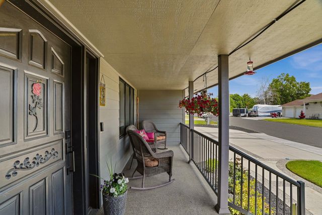 8111 N Panorama Dr, Spokane, WA 99208