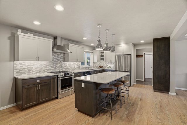 8111 N Panorama Dr, Spokane, WA 99208