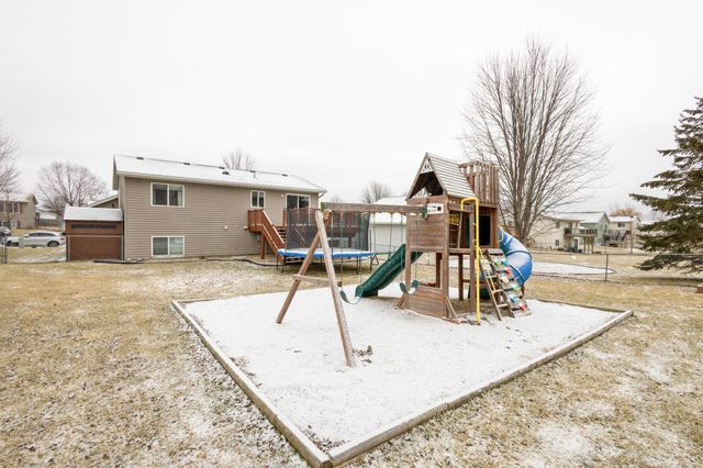 5219 56th Avenue NW, Rochester, MN 55901