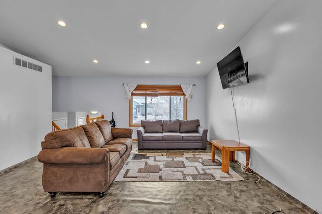 5219 56th Avenue NW, Rochester, MN 55901