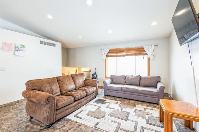 5219 56th Avenue NW, Rochester, MN 55901