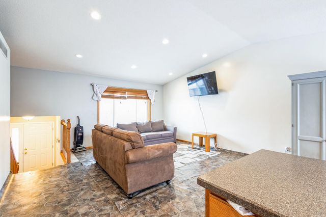 5219 56th Avenue NW, Rochester, MN 55901