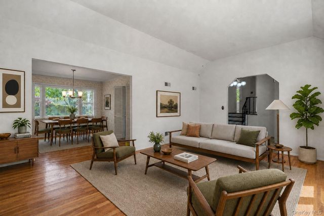48 Stanton Circle, New Rochelle, NY 10804