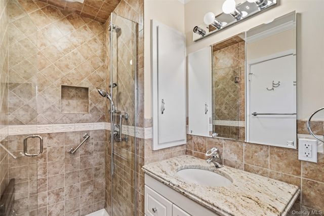 48 Stanton Circle, New Rochelle, NY 10804