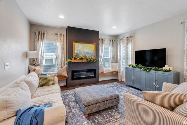 6437 W EARLY BIRD DR, South Jordan, UT 84009