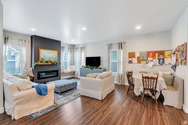 6437 W EARLY BIRD DR, South Jordan, UT 84009