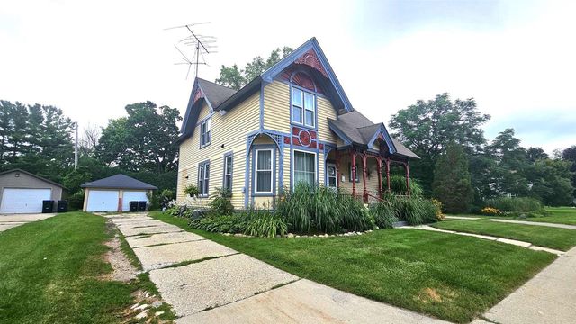 125 S Lincoln Street, Elkhorn, WI 53121