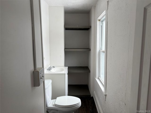 121 Sprague Avenue, Middletown, NY 10940