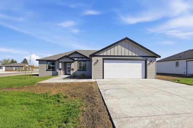 28 W 12th St, Deer Park, WA 99006