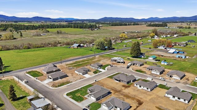 28 W 12th St, Deer Park, WA 99006
