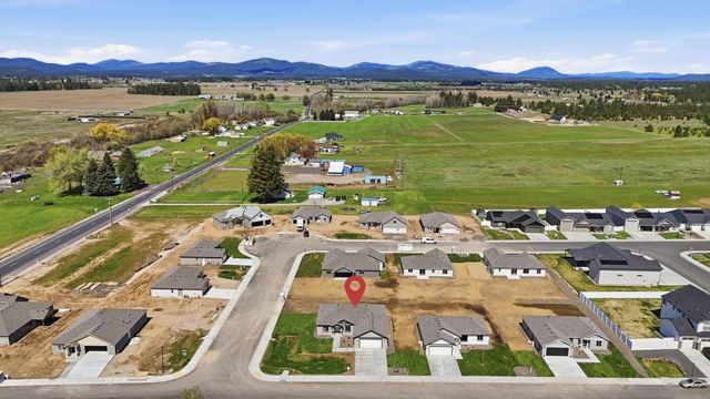 28 W 12th St, Deer Park, WA 99006