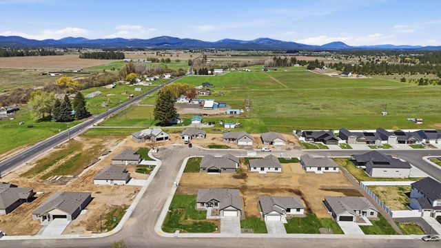 28 W 12th St, Deer Park, WA 99006