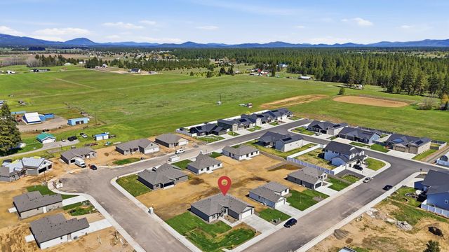28 W 12th St, Deer Park, WA 99006