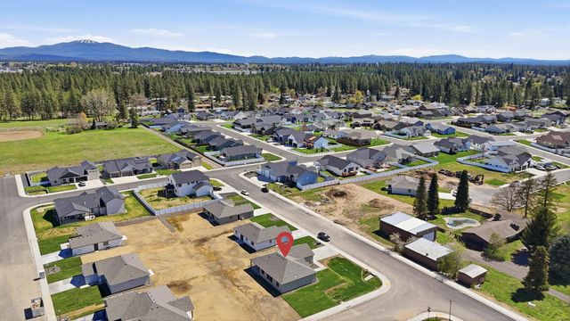 28 W 12th St, Deer Park, WA 99006