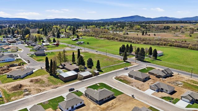 28 W 12th St, Deer Park, WA 99006