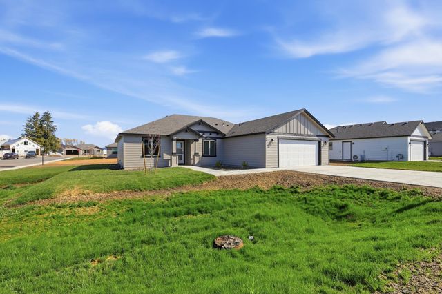 28 W 12th St, Deer Park, WA 99006
