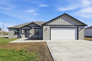 28 W 12th St, Deer Park, WA 99006