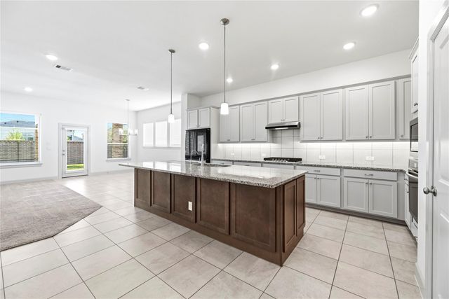 19914 Valentina Pointe Drive, Cypress, TX 77433