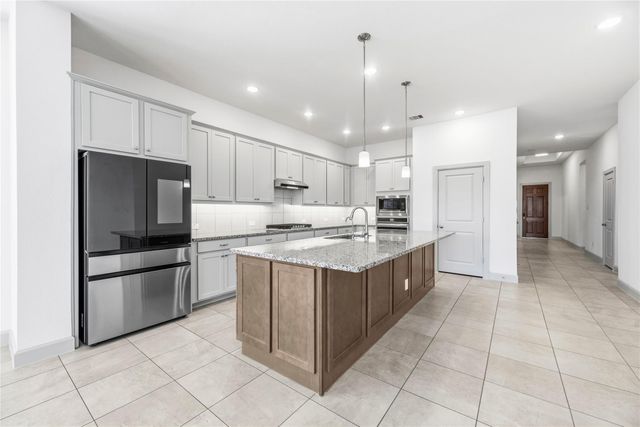 19914 Valentina Pointe Drive, Cypress, TX 77433