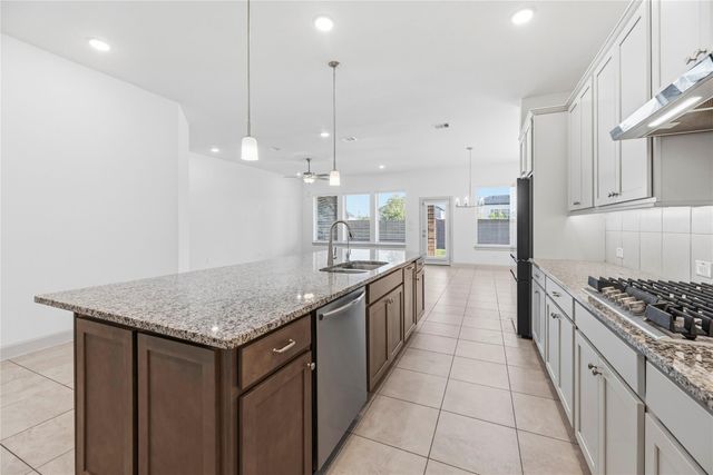 19914 Valentina Pointe Drive, Cypress, TX 77433