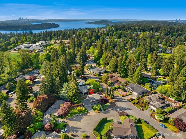 8533 SE 76th Place, Mercer Island, WA 98040
