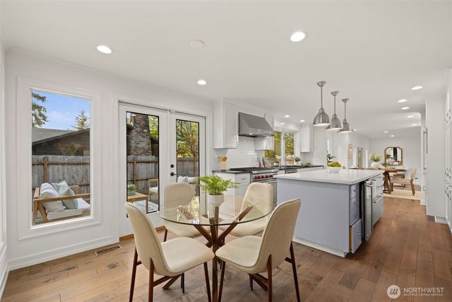 8533 SE 76th Place, Mercer Island, WA 98040