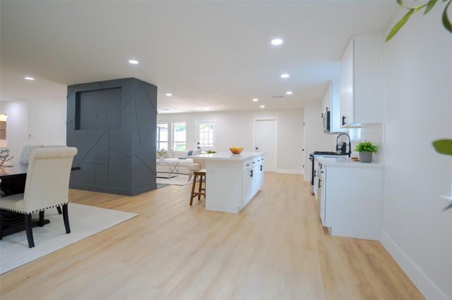 2408 Lynne Way, Brenham, TX 77450