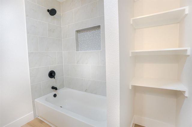 2408 Lynne Way, Brenham, TX 77450