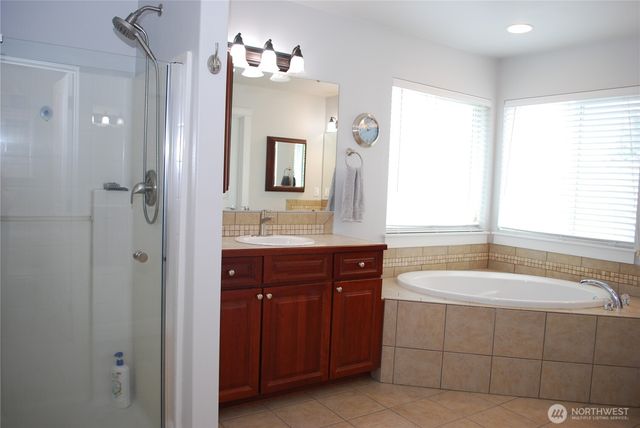 5304 151st Avenue Ct E, Sumner, WA 98390