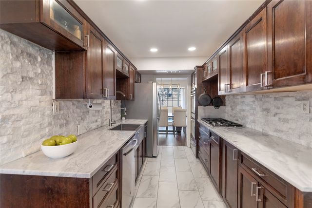 2906 Pacific Court, Irving, TX 75062