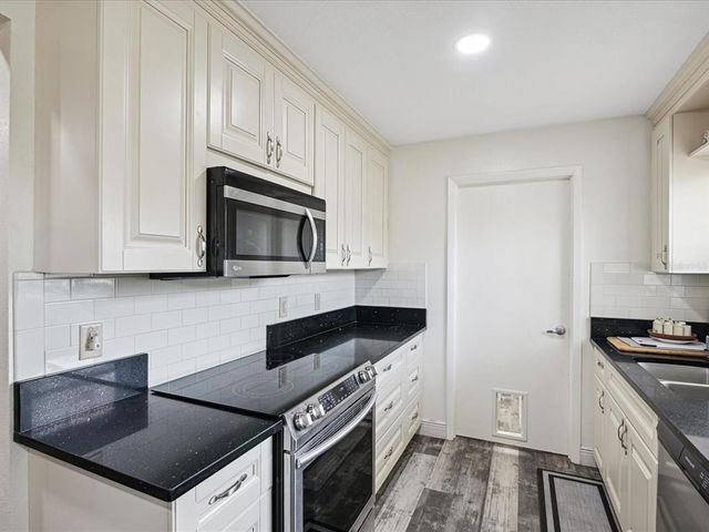 8158 STURBRIDGE COURT D, Weeki Wachee, FL 34613