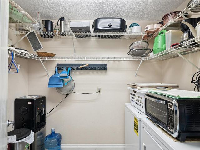 8158 STURBRIDGE COURT D, Weeki Wachee, FL 34613