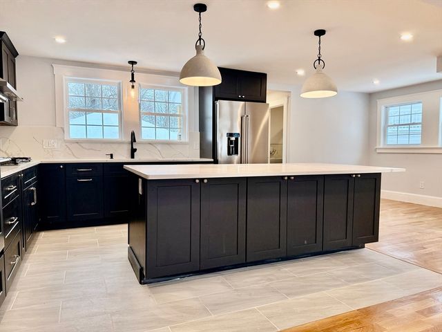 281 Elmwood Ave, Quincy, MA 02169