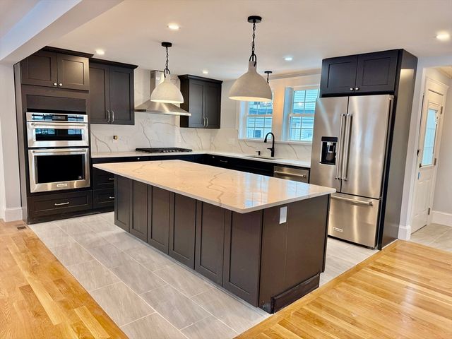 281 Elmwood Ave, Quincy, MA 02169