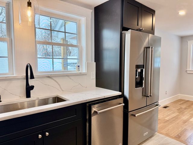 281 Elmwood Ave, Quincy, MA 02169