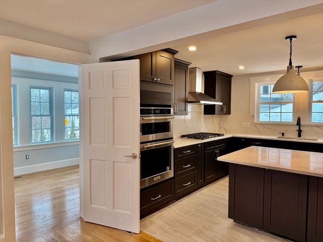 281 Elmwood Ave, Quincy, MA 02169