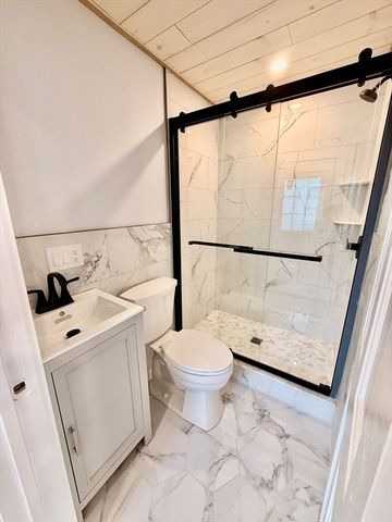 281 Elmwood Ave, Quincy, MA 02169