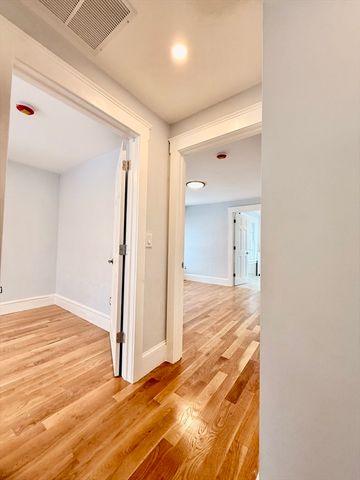 281 Elmwood Ave, Quincy, MA 02169