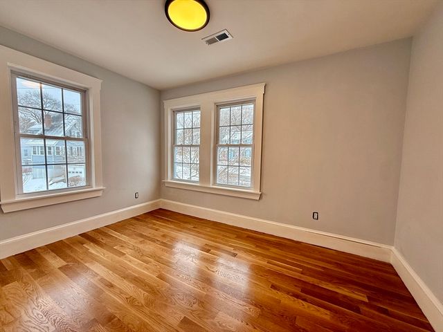 281 Elmwood Ave, Quincy, MA 02169