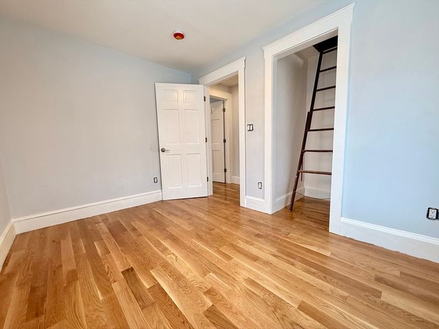 281 Elmwood Ave, Quincy, MA 02169